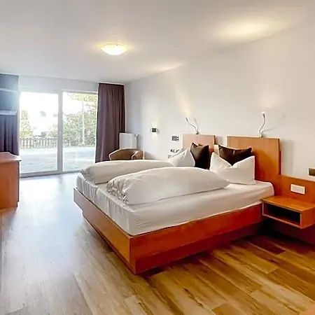 Smart B&b2 Bb2 302 מלון